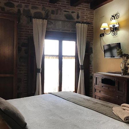 Hospederia Casa De Cisneros Hotel โตเลโด ภายนอก รูปภาพ