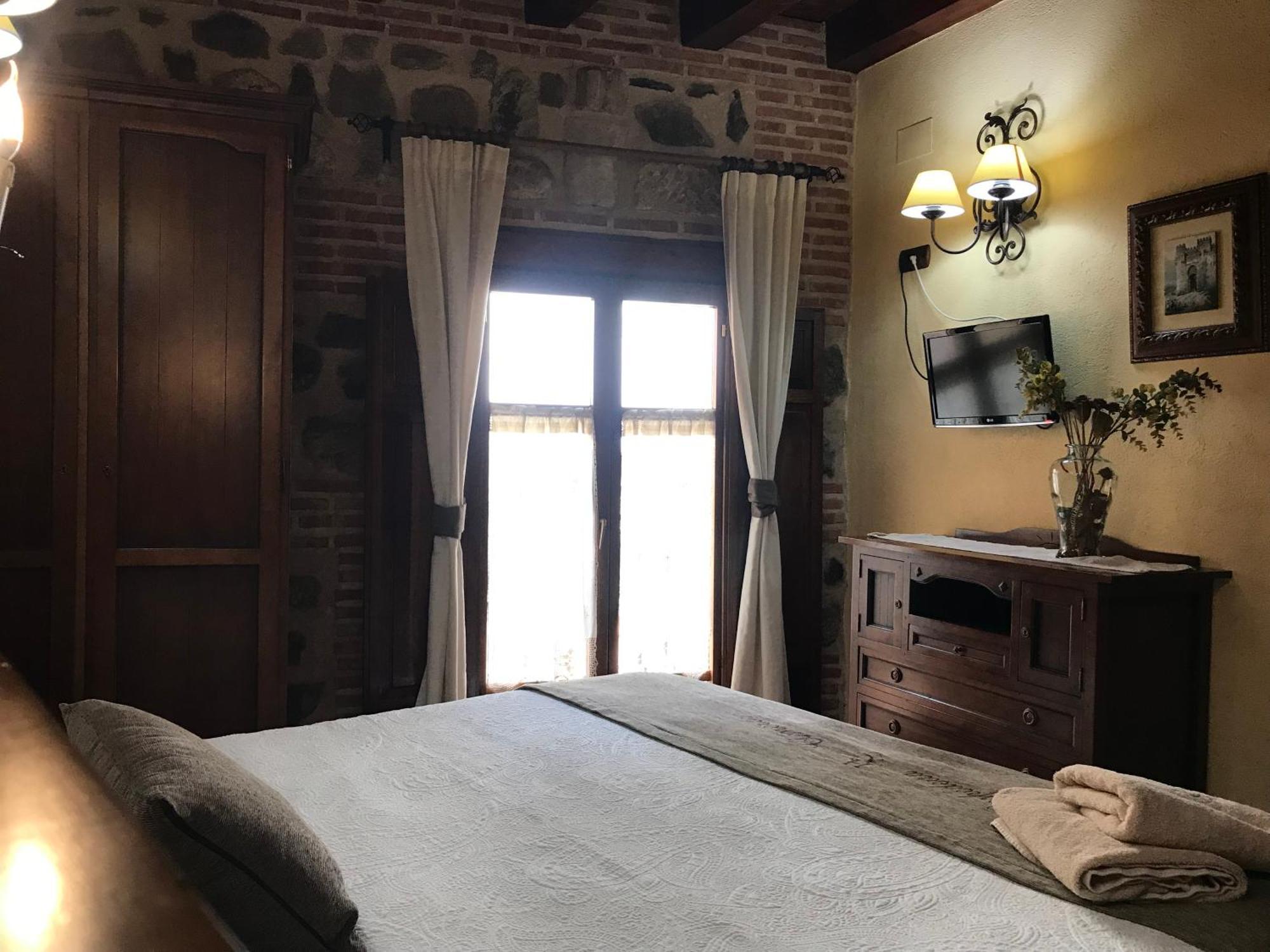 Hospederia Casa De Cisneros Hotel โตเลโด ภายนอก รูปภาพ