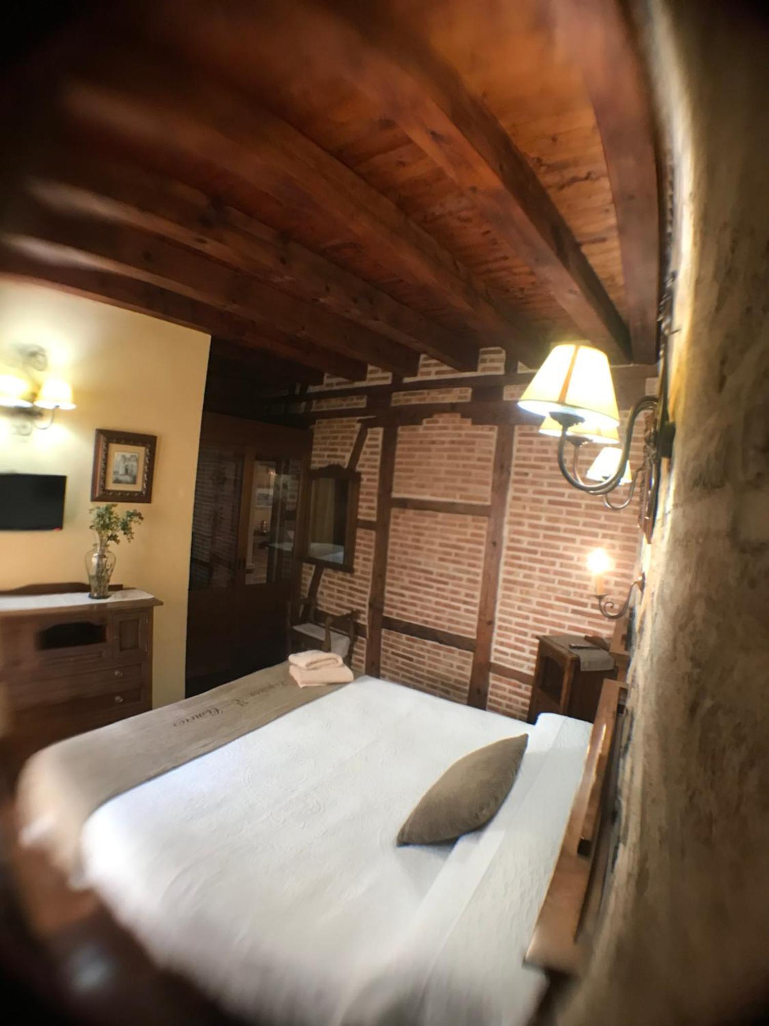 Hospederia Casa De Cisneros Hotel โตเลโด ภายนอก รูปภาพ