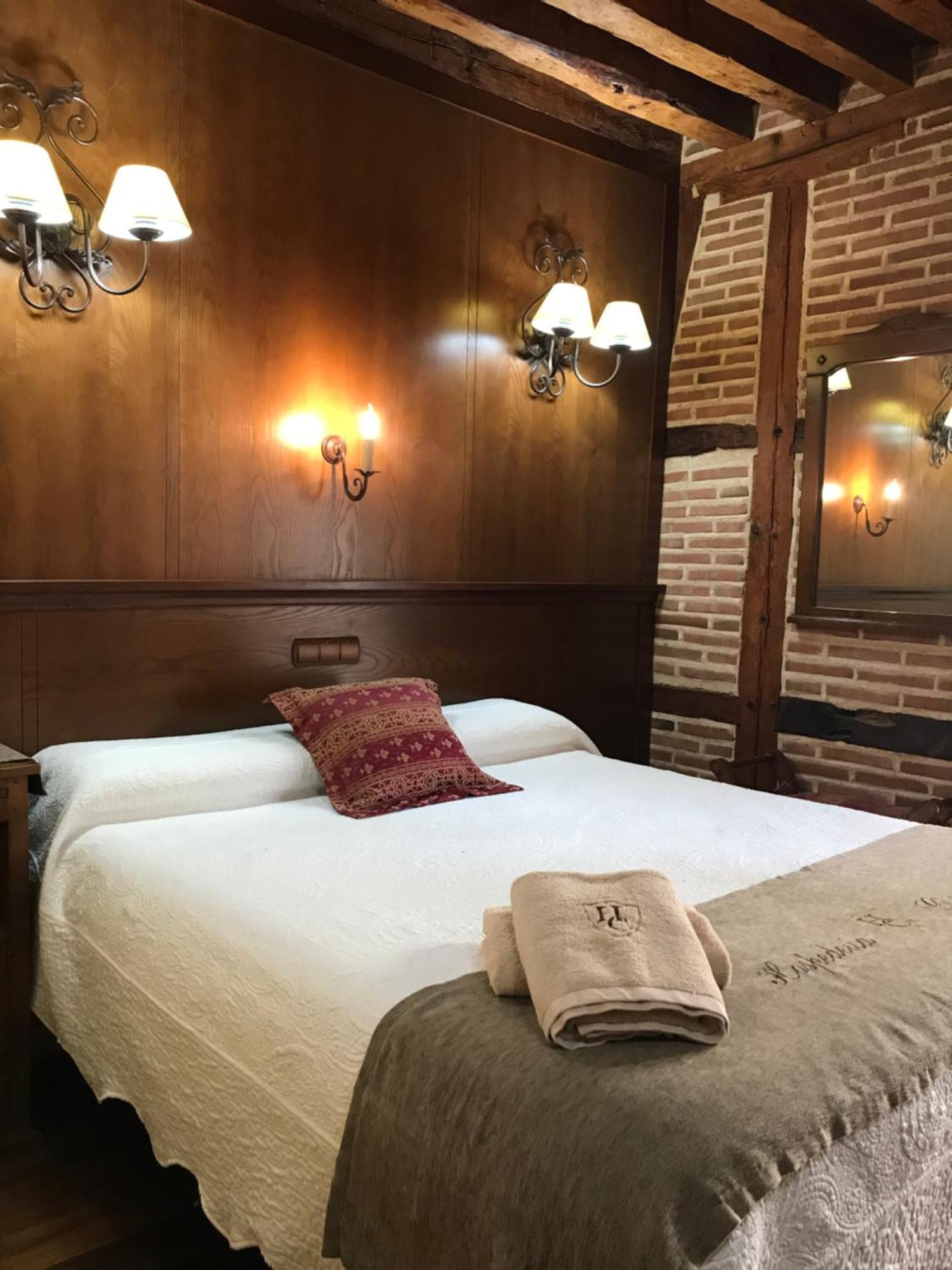 Hospederia Casa De Cisneros Hotel โตเลโด ภายนอก รูปภาพ